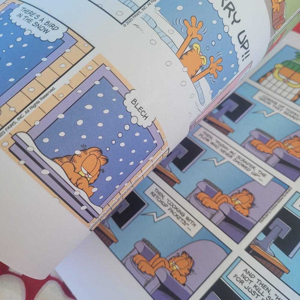 Garfield 'Bacon Me Drool' Coffee Table Book - Multicolor - Picture 8 of 11